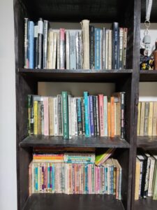 Libros sobre ovnilogía, antiguas civilizaciones, Atlántida y colección DUDA Semanal.